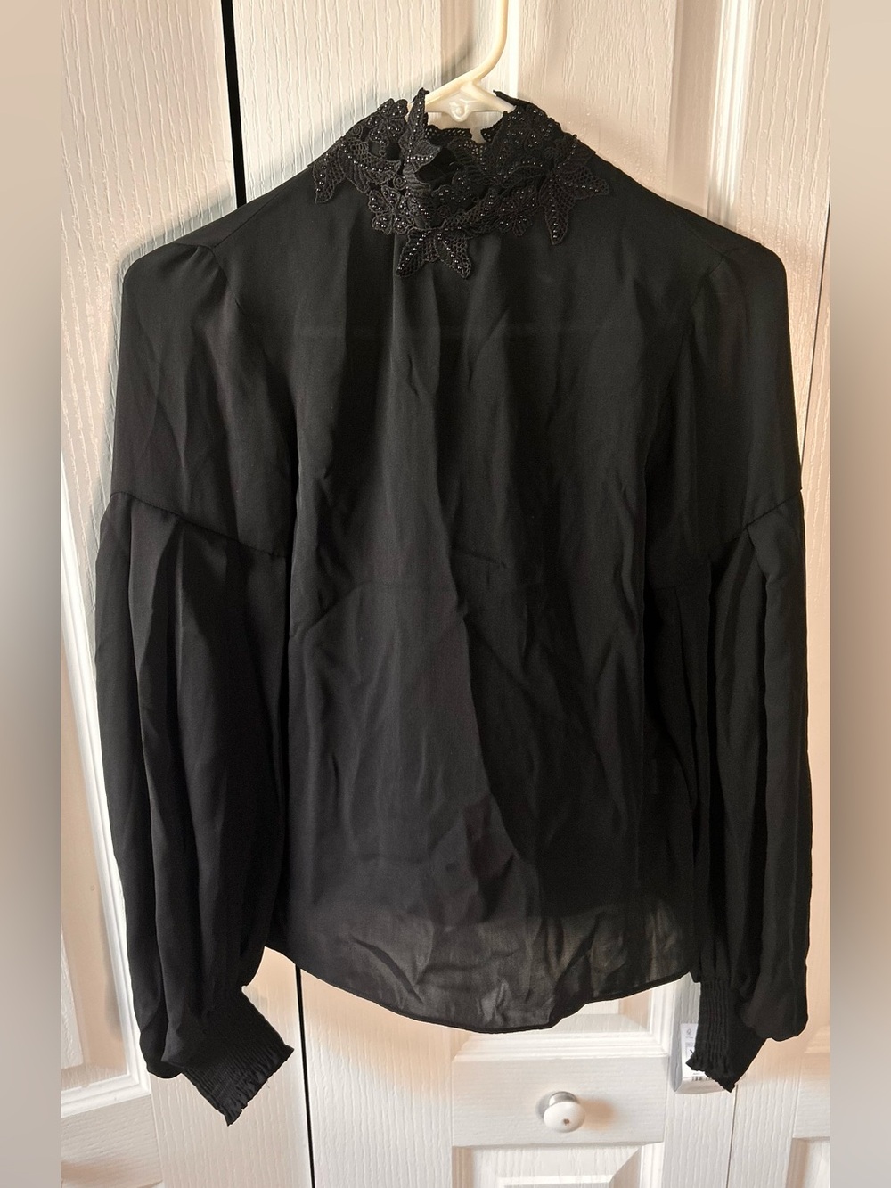 Zara Women’s Size XS Black High Neck Lace Bow Tie Pleated Balloon Sleeve‎ Blouse